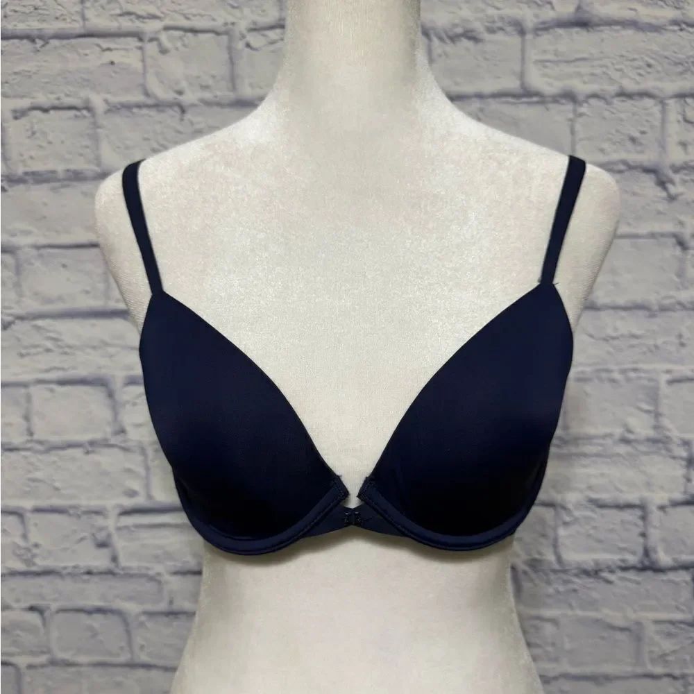 Victoria’s Secret navy blue lightly lined plunge bra